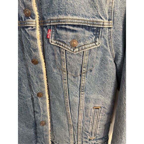 Levi’s Fleece Lined Denim Trucker Jacket sz M EUC - Picture 3 of 7